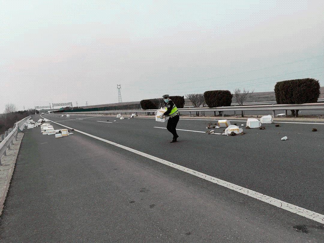 坐标烟台 急 漫天香椿撒落高速 高速公路 民警 驾驶员 新浪新闻