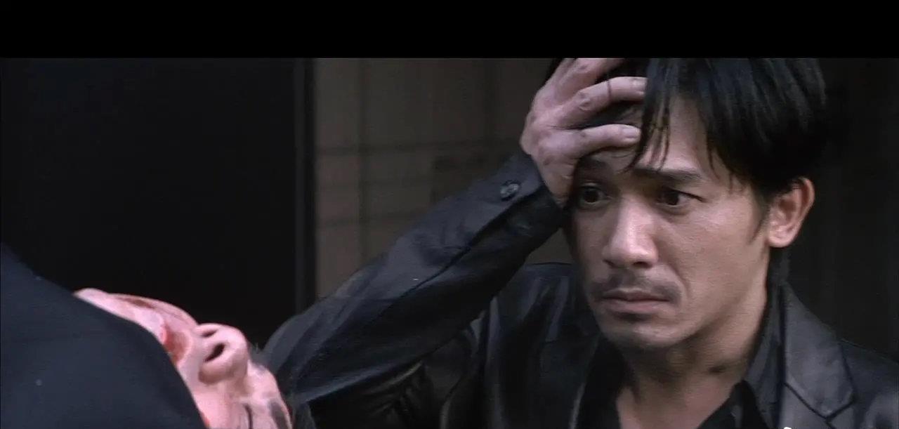 编剧庄文强说出了背后的故事:当时剧组里的武术指导林迪安,将原稿里要