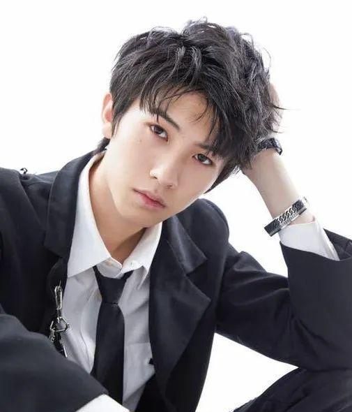 孙亦航在时代峰峻时,他的名字叫做黄宇航.