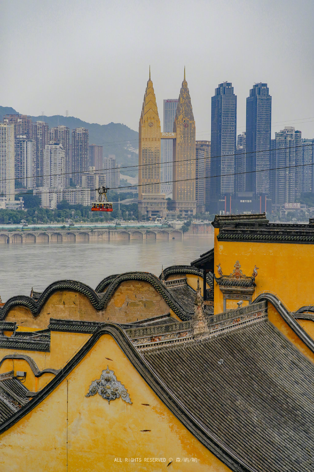 总要去趟重庆叭 吹吹嘉陵江的晚风 走走南滨路 感受山城的热情