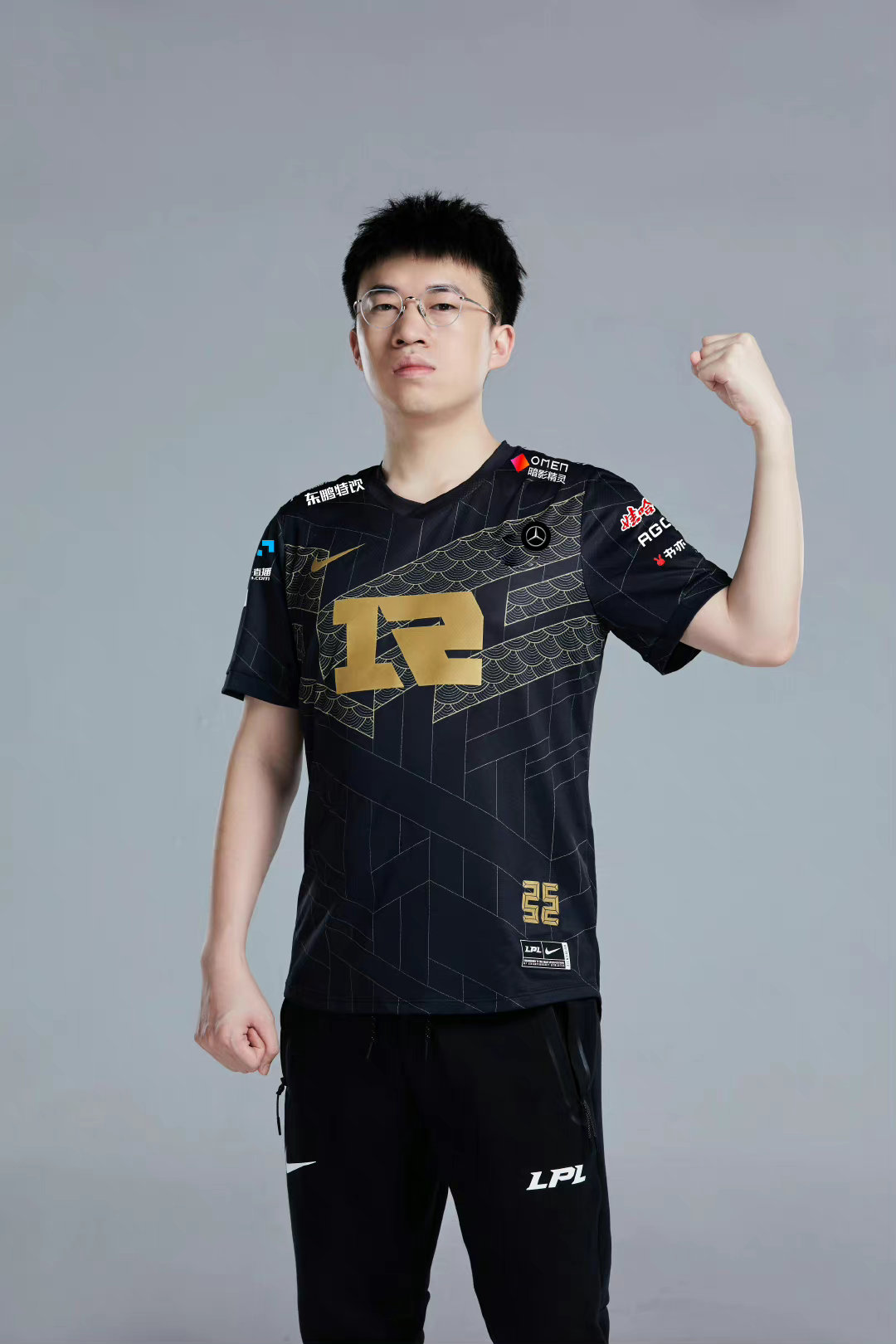 rng出征2022英雄联盟全球总决赛定妆照