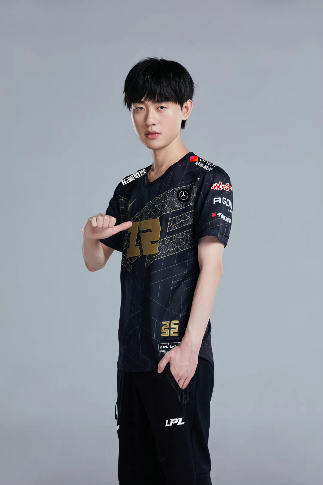 rng出征2022英雄联盟全球总决赛定妆照