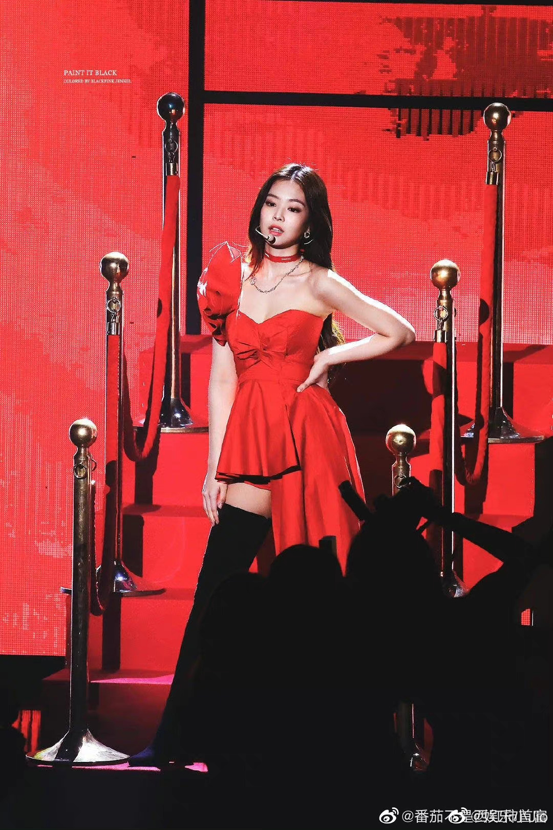 不愧是我们妮jennie经典直拍solo舞台突破3000万次