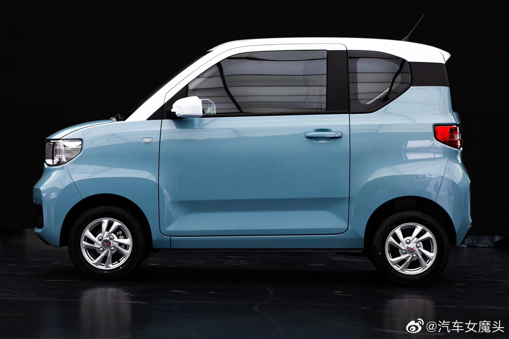 五菱宏光 mini ev 将在5月上市,长得这么蠢萌