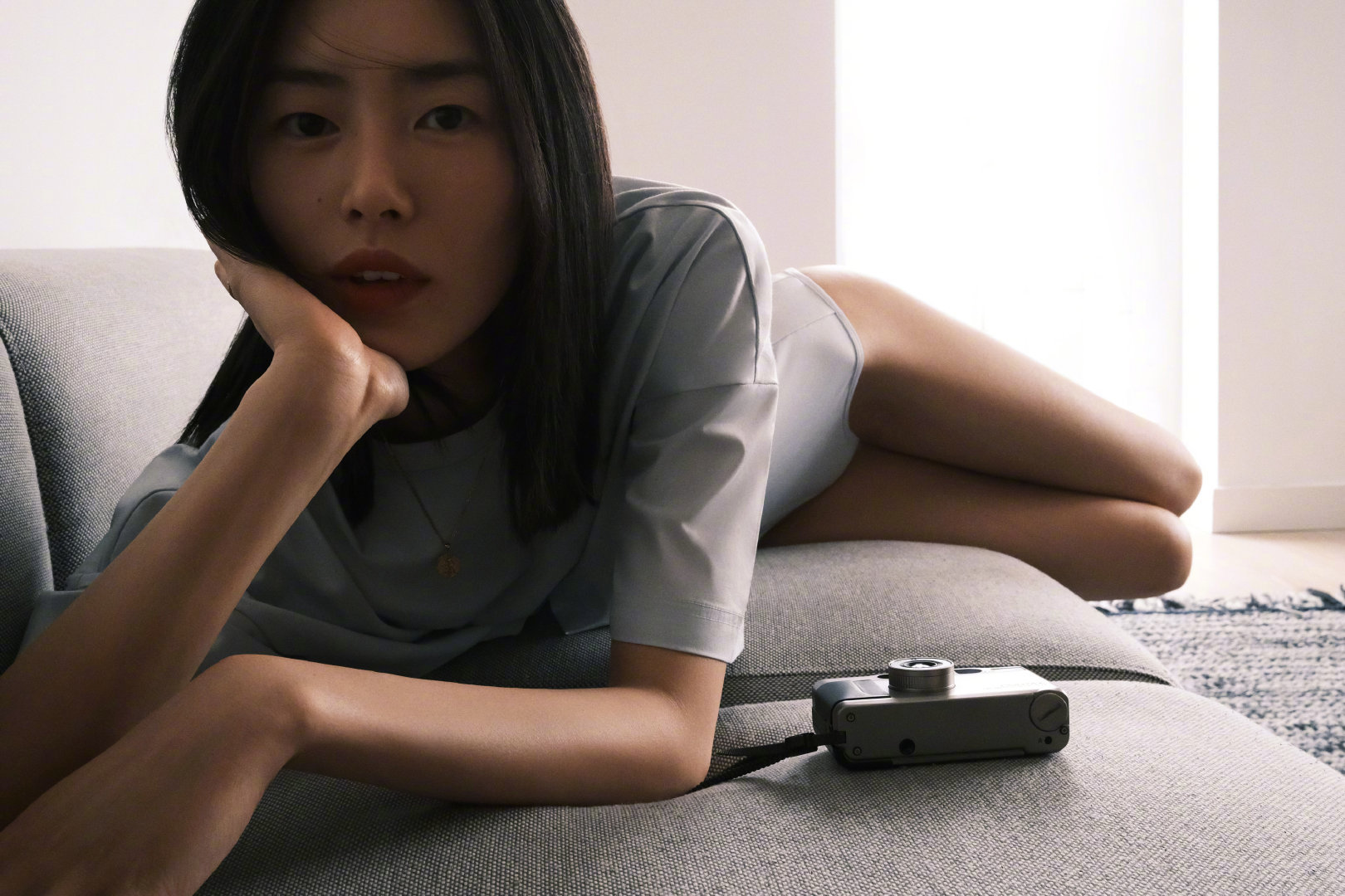 刘雯|puma × liuwen夏日居家写真,闲适周末时光._高清图集_新浪网