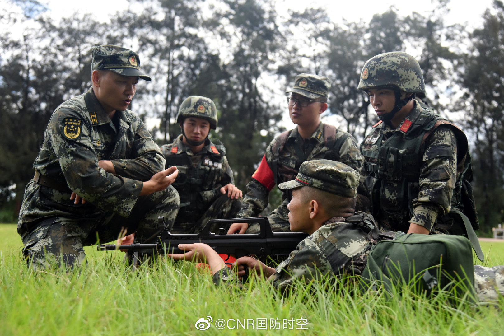 直击实弹射击训练场