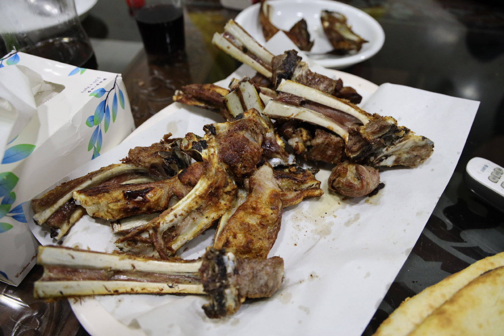 去年巴基斯坦之行,吃烤羊时拍的照片