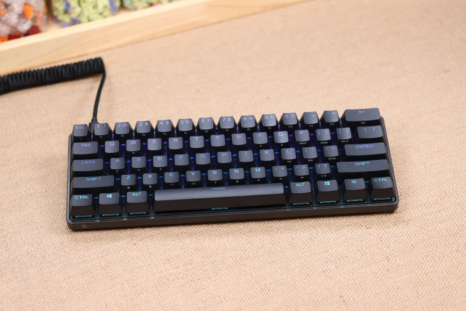 赛睿apex pro mini 可调触发键程机械键盘开箱评测__财经头条