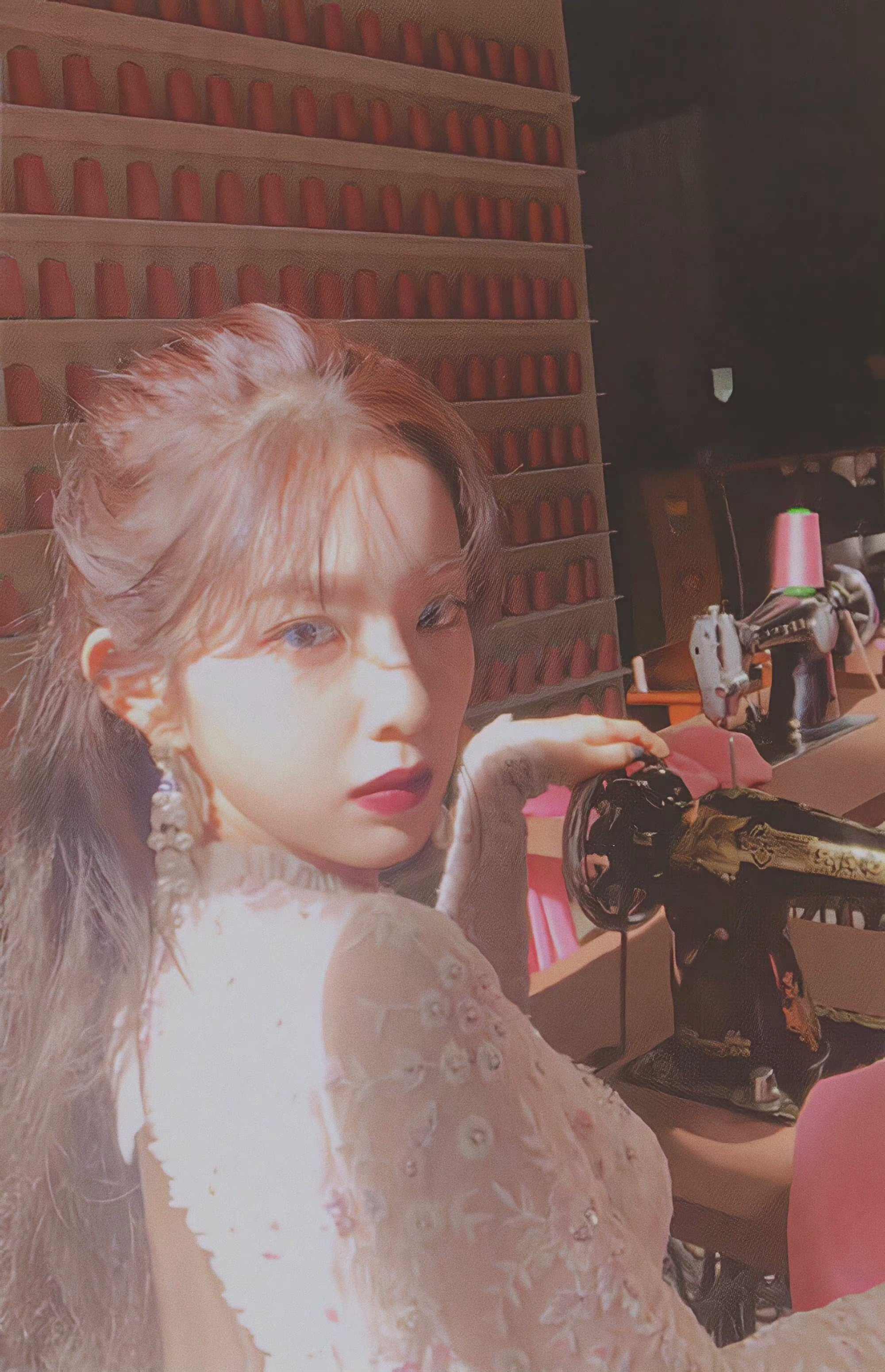 裴珠泫 irene__财经头条