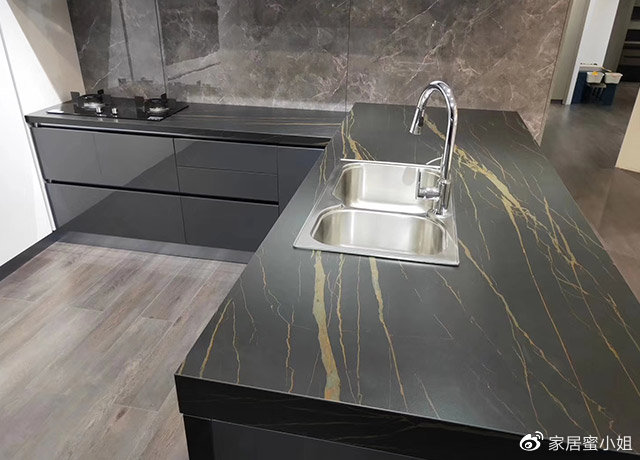 用了2年的岩板台面，不得不换掉，这4个问题很难忍受__财经头条