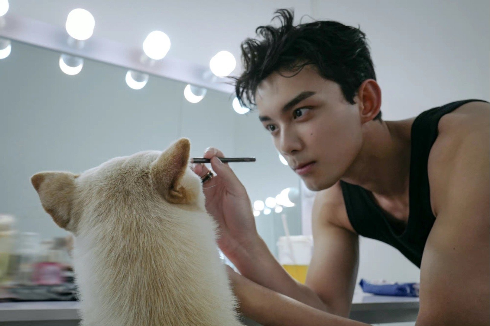 经纪人兼化妆师吴磊上线哈哈哈哈 从来没有这么羡慕过小北__财经头条