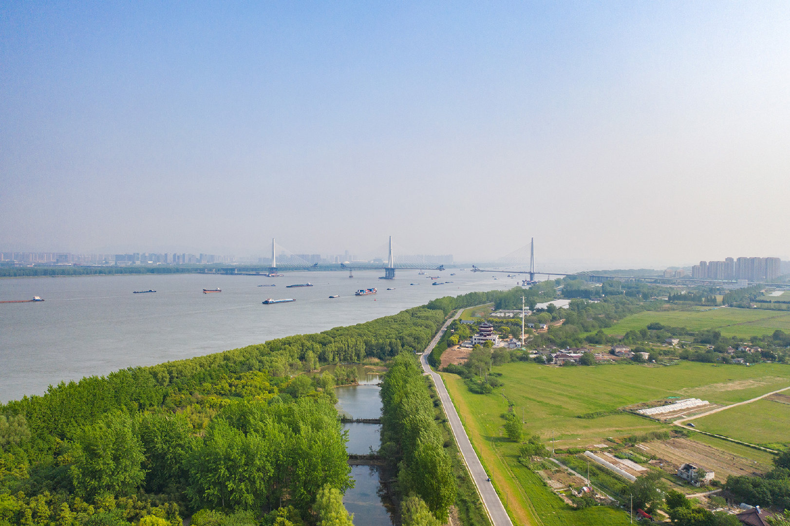 南京长江五桥和三桥的一些景色