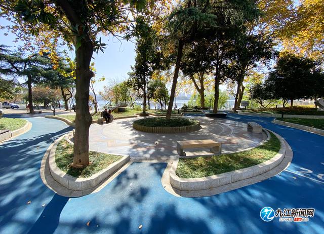 「创建全国文明城市」小游园 惠民生