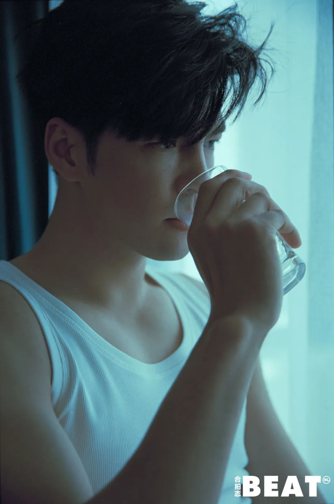 徐峰最新春日大片曝光演绎一日完美男友解锁更多可能