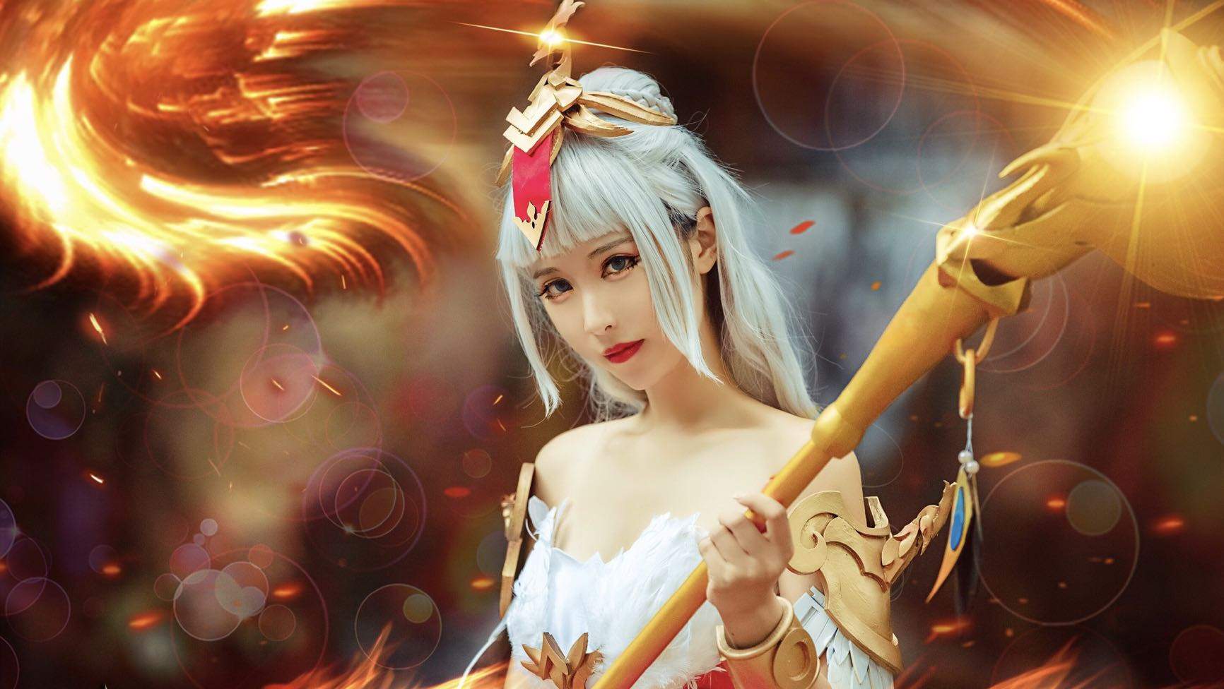 王者荣耀:女神降临人间,凤凰于飞王昭君cos,你想与她共舞吗