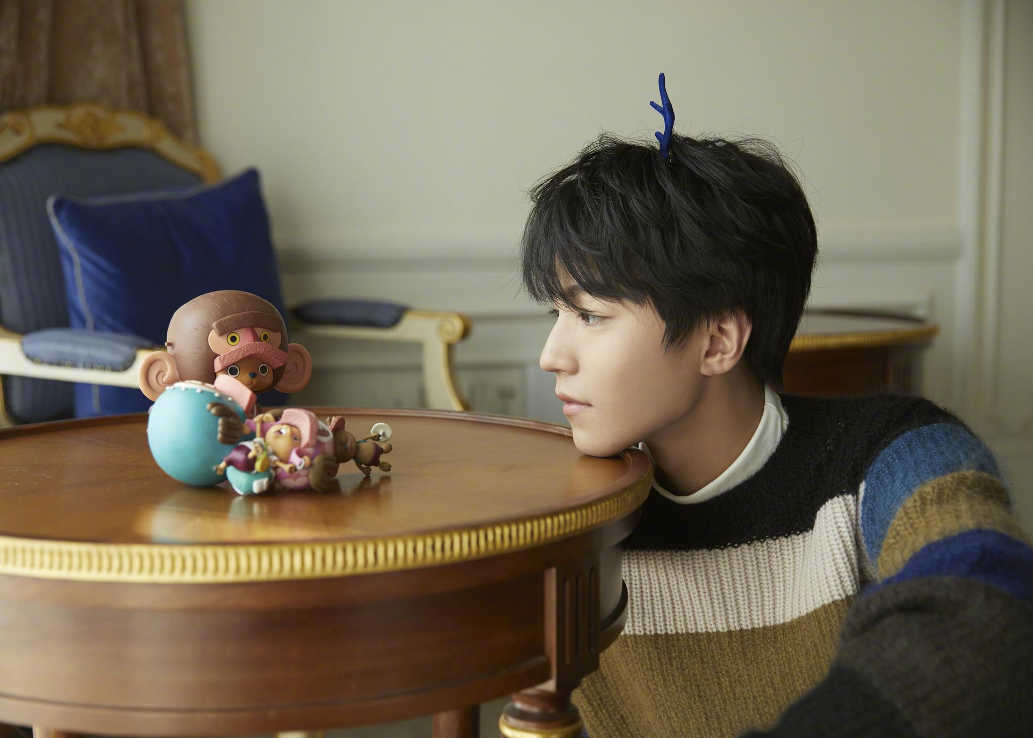 王俊凯侧脸太优越了,下颌线棱角分明,好绝一男的!