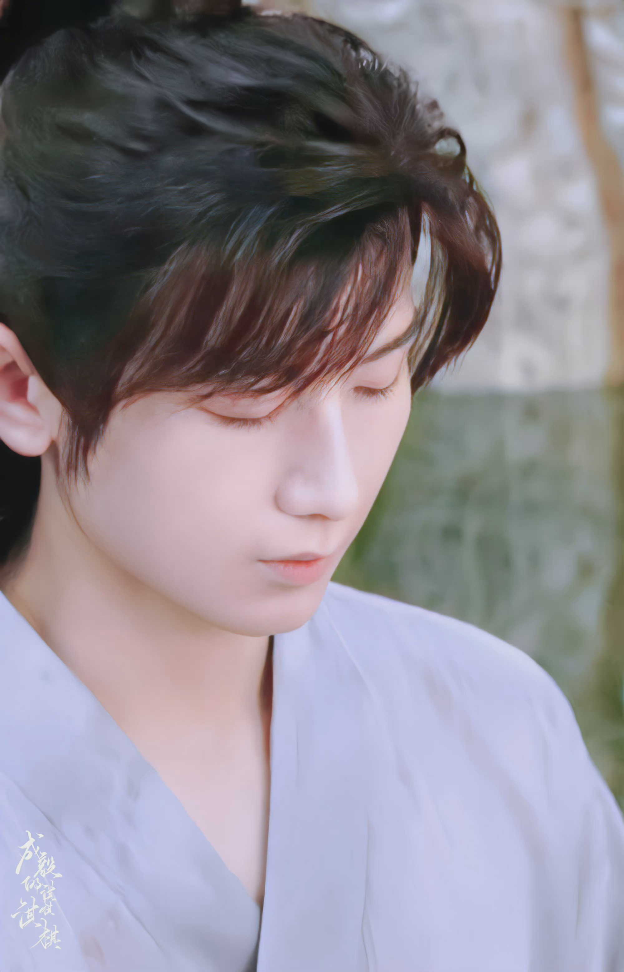 成毅《沉香如屑》周末剧照来了~ 是池子里泡澡的帅