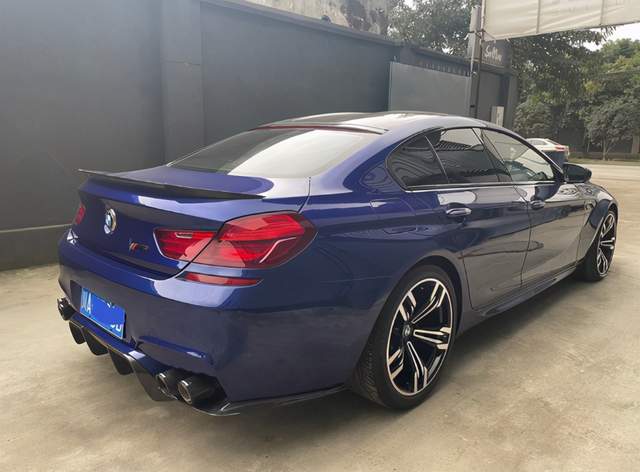 车主小哥说:"我现在打算把这辆m6卖了,想买辆新宝马m8顶配,256万元的