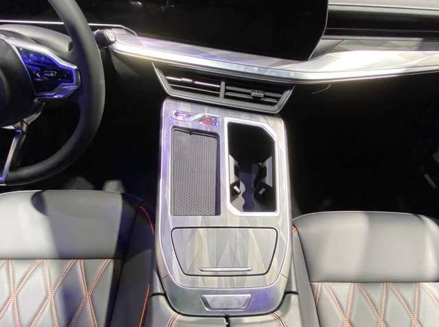 xy概念车相似度极高,如此前卫的设计对哈弗来说绝对称得上是突破,这