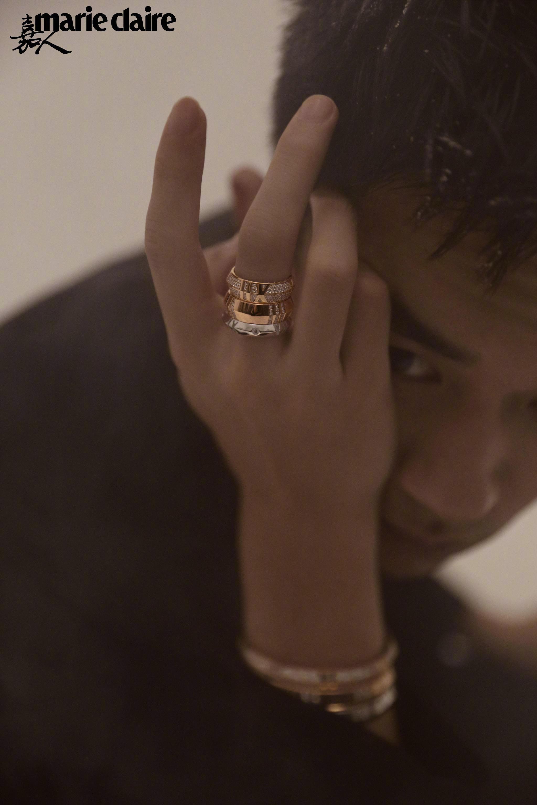 易洋千玺嘉人三月刊封面人物