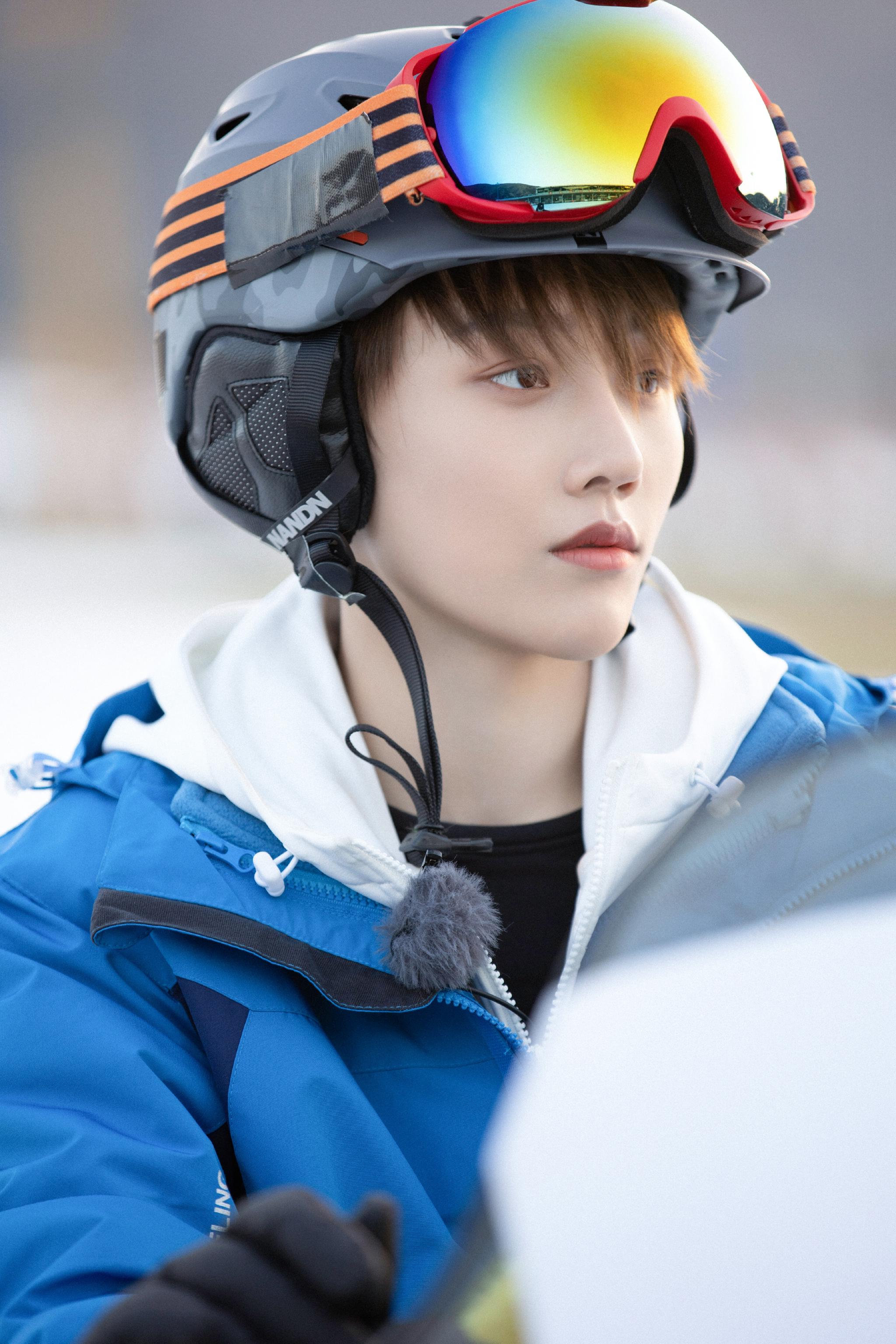 刘雨昕冬梦之约剧照来啦又酷又奶的刘老师