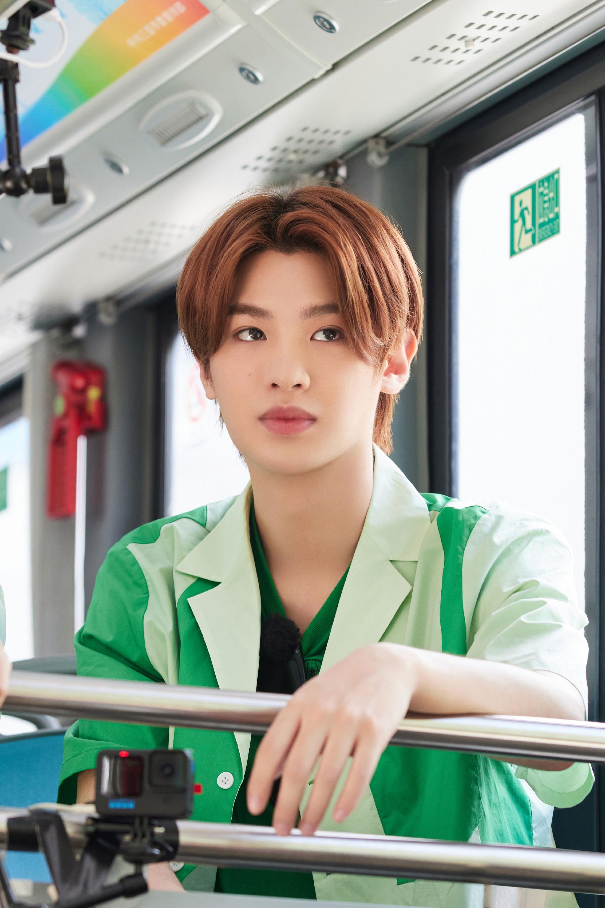 黄明昊极限挑战剧照 活力四射元气满满小贾今晚就要来啦……|黄明昊