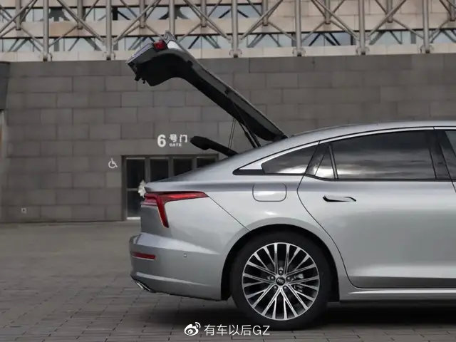 2.0T大对决 星瑞遇强敌 竟然价格都没优势