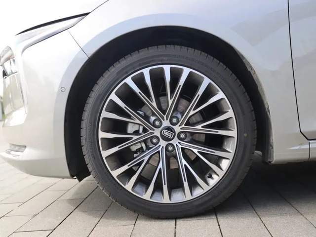 2.0T大对决 星瑞遇强敌 竟然价格都没优势