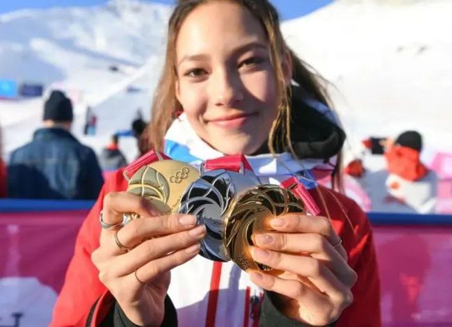 谷爱凌冬奥首秀!天才美少女+斯坦福学霸是怎么炼成的?休闲区蓝鸢梦想 - Www.slyday.coM 谷爱凌冬奥首秀!天才美少女+斯坦福学霸是怎么炼成的?休闲区蓝鸢梦想 - Www.slyday.coM