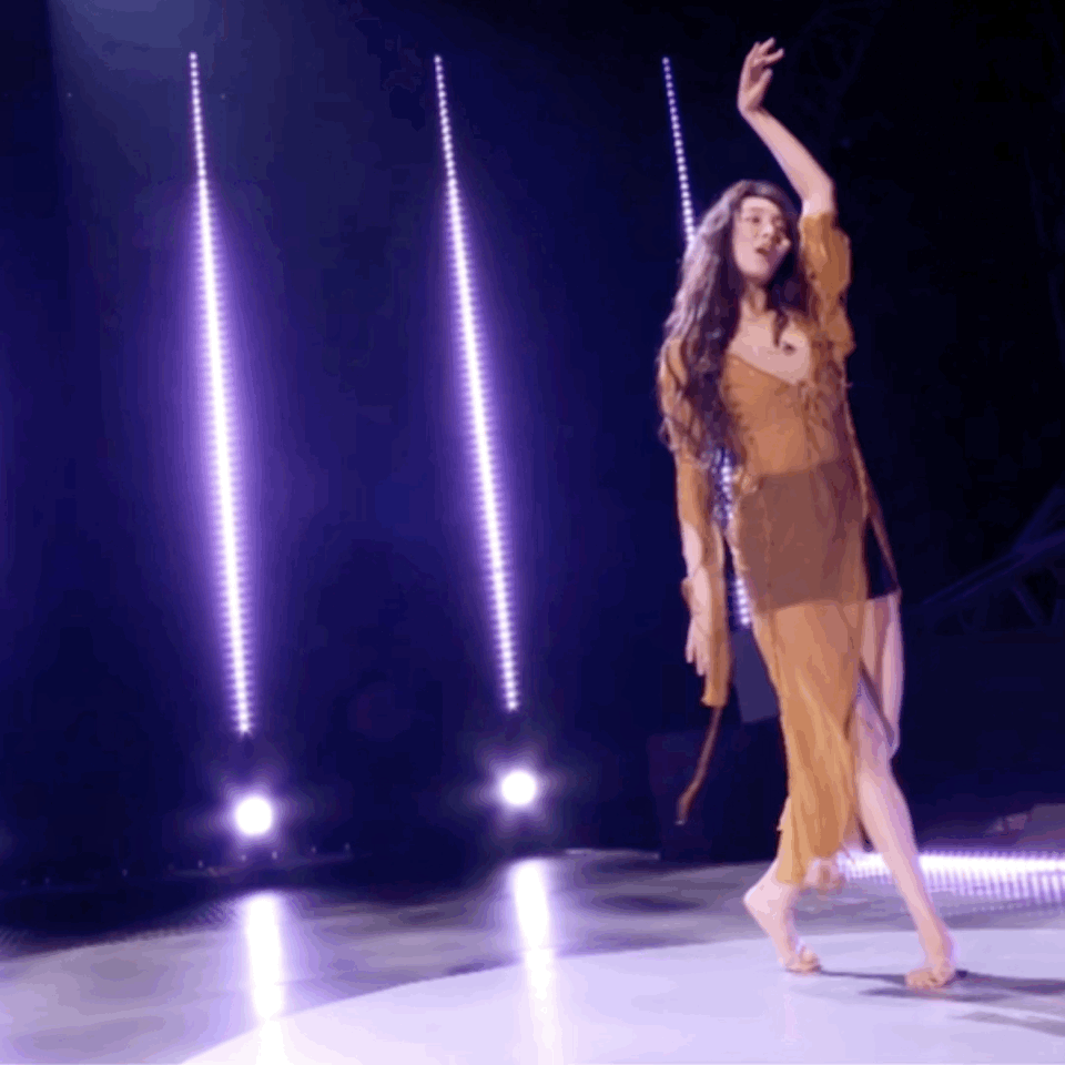 被王紫璇cici爱人错过舞台好美最后的撒花好惊艳