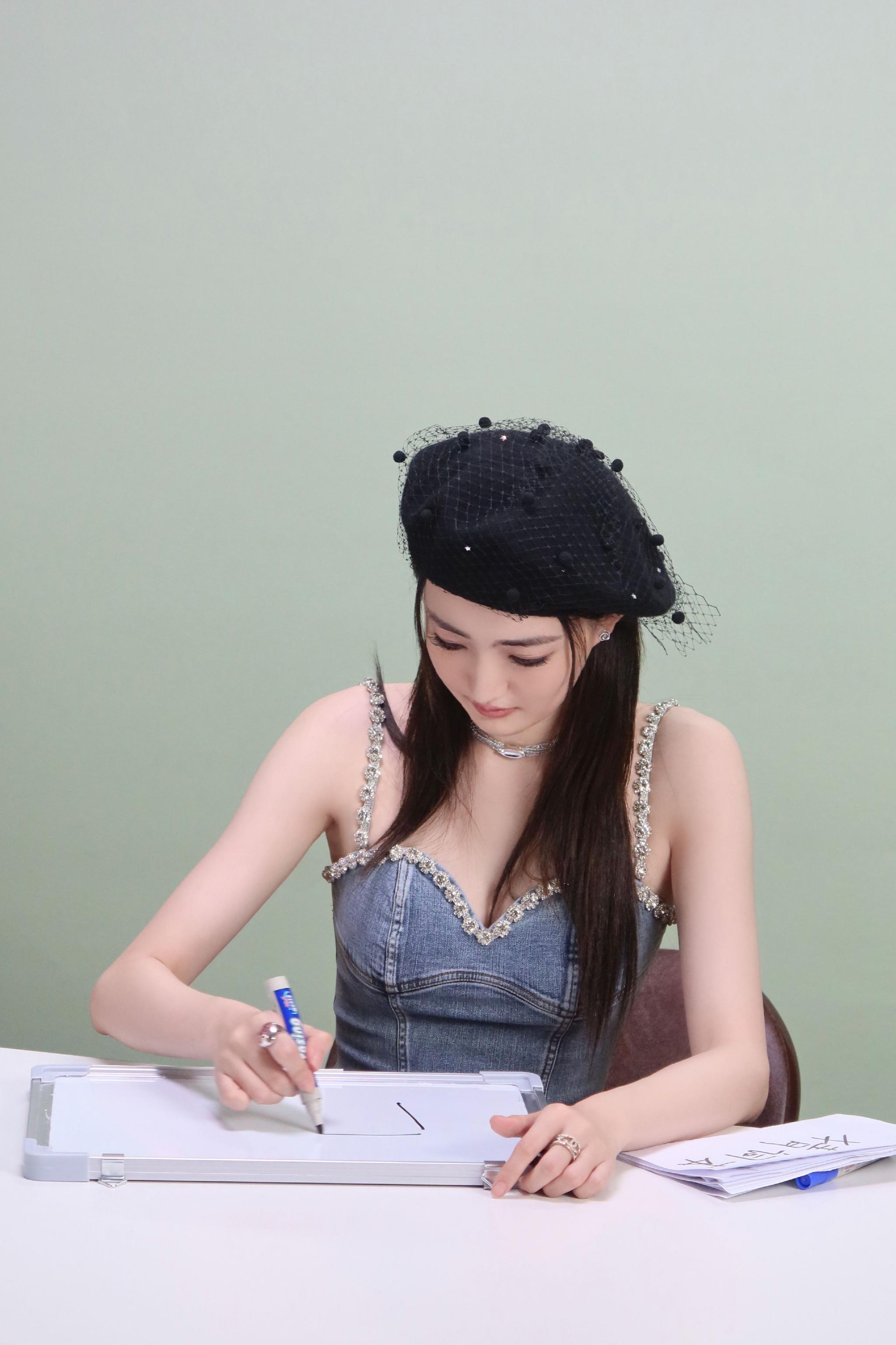 白皙细滑美女徐璐