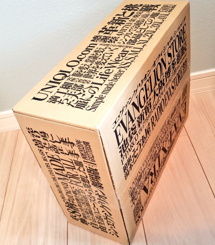 日本网友们纷纷晒出了优衣库 x eva 合作ut的配送纸箱国内没有