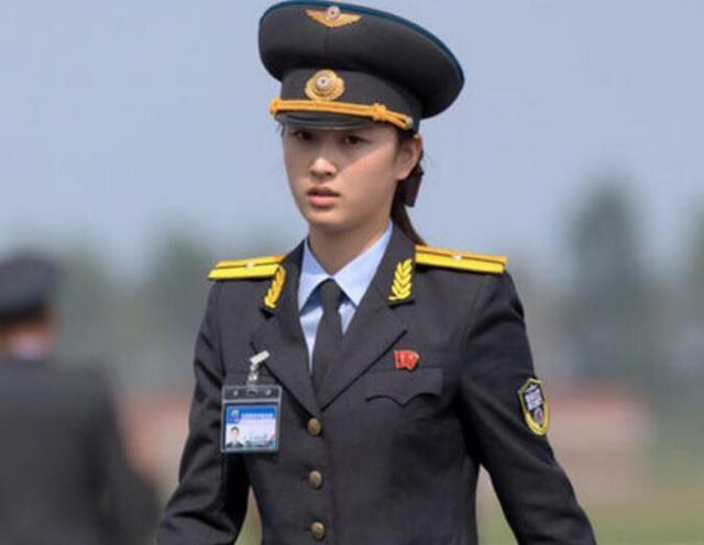 元山国际友谊航空节上的美女军官!