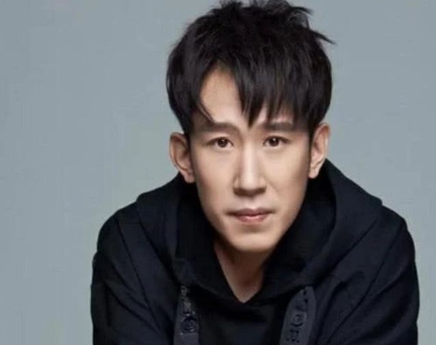 赵本山最重视的弟子之一,后靠一张马脸走红__财经头条