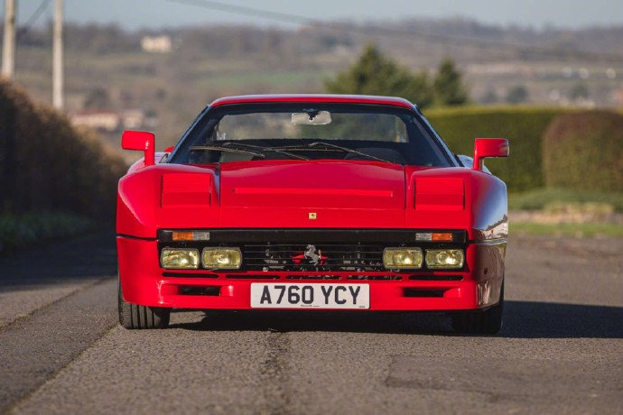 红色法拉利ferrari 288 gto……__财经头条