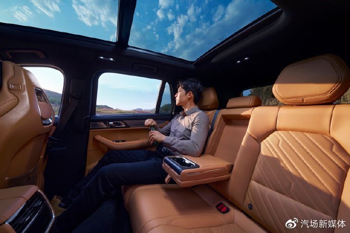 纯电续航190km，领克09官宣五座版亮相，大五座能「杀疯」吗？