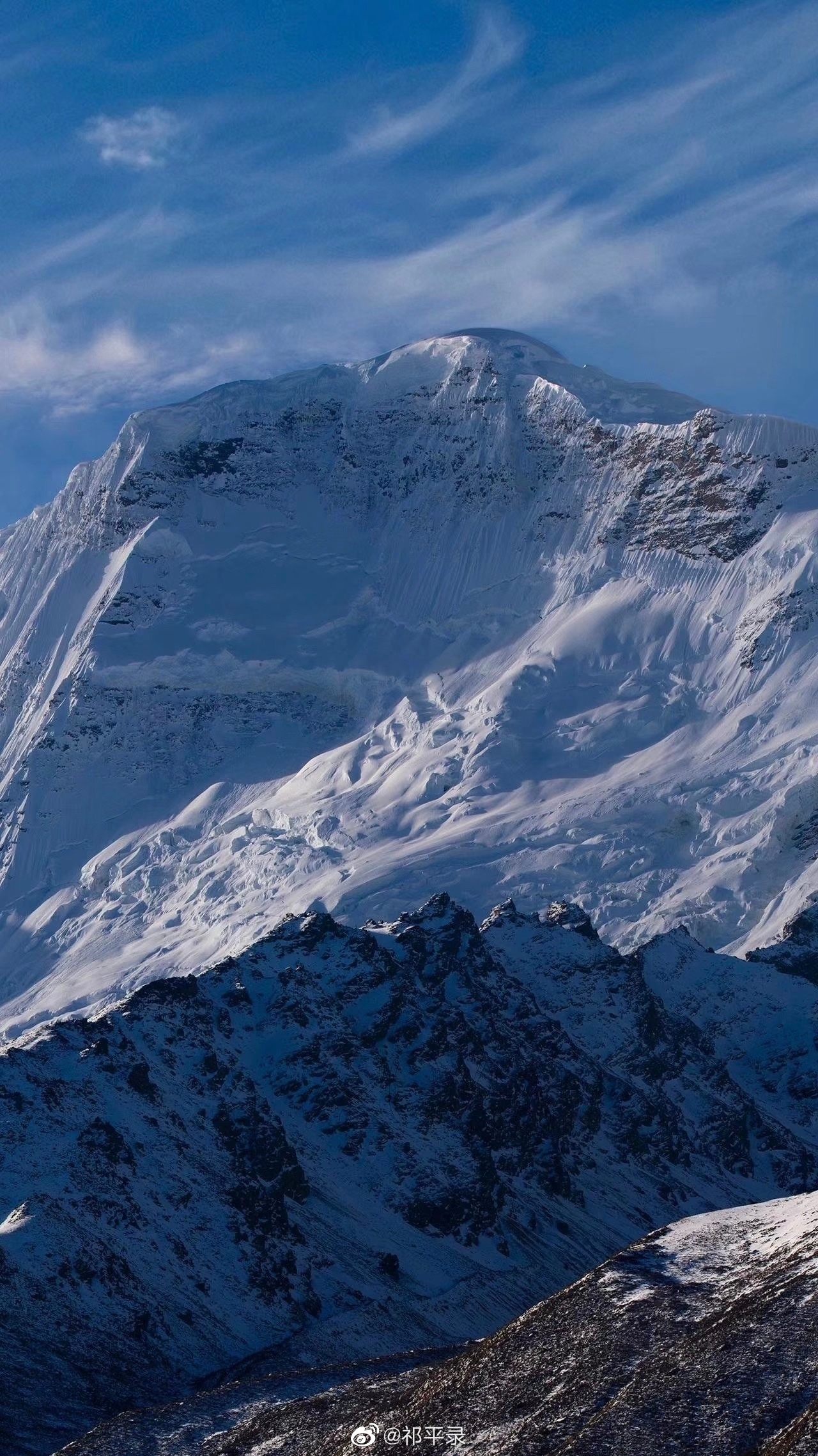 萨普神山:位于比如县羊秀乡普宗沟境内,千百年来一直矗立于此
