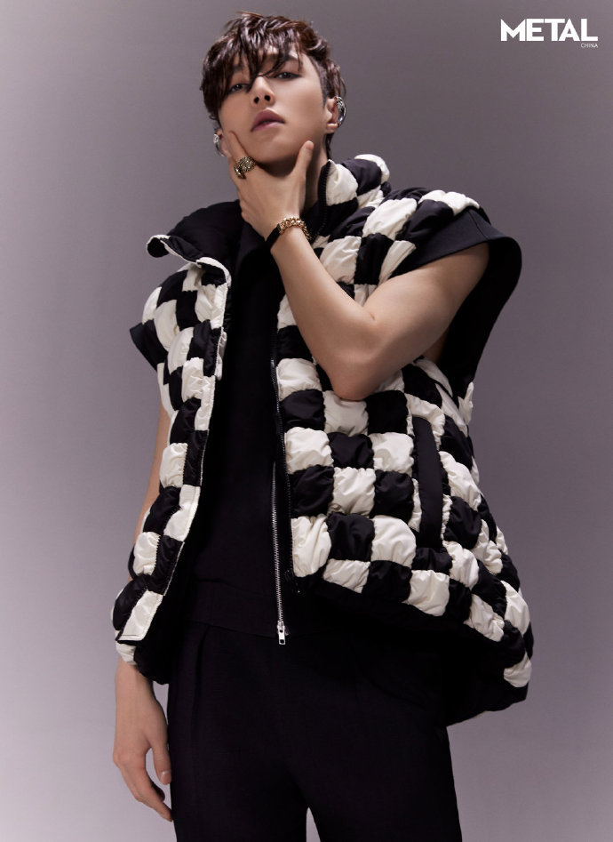 张艺兴 x《metal中文版》6月刊封面故事「重启,第五次!