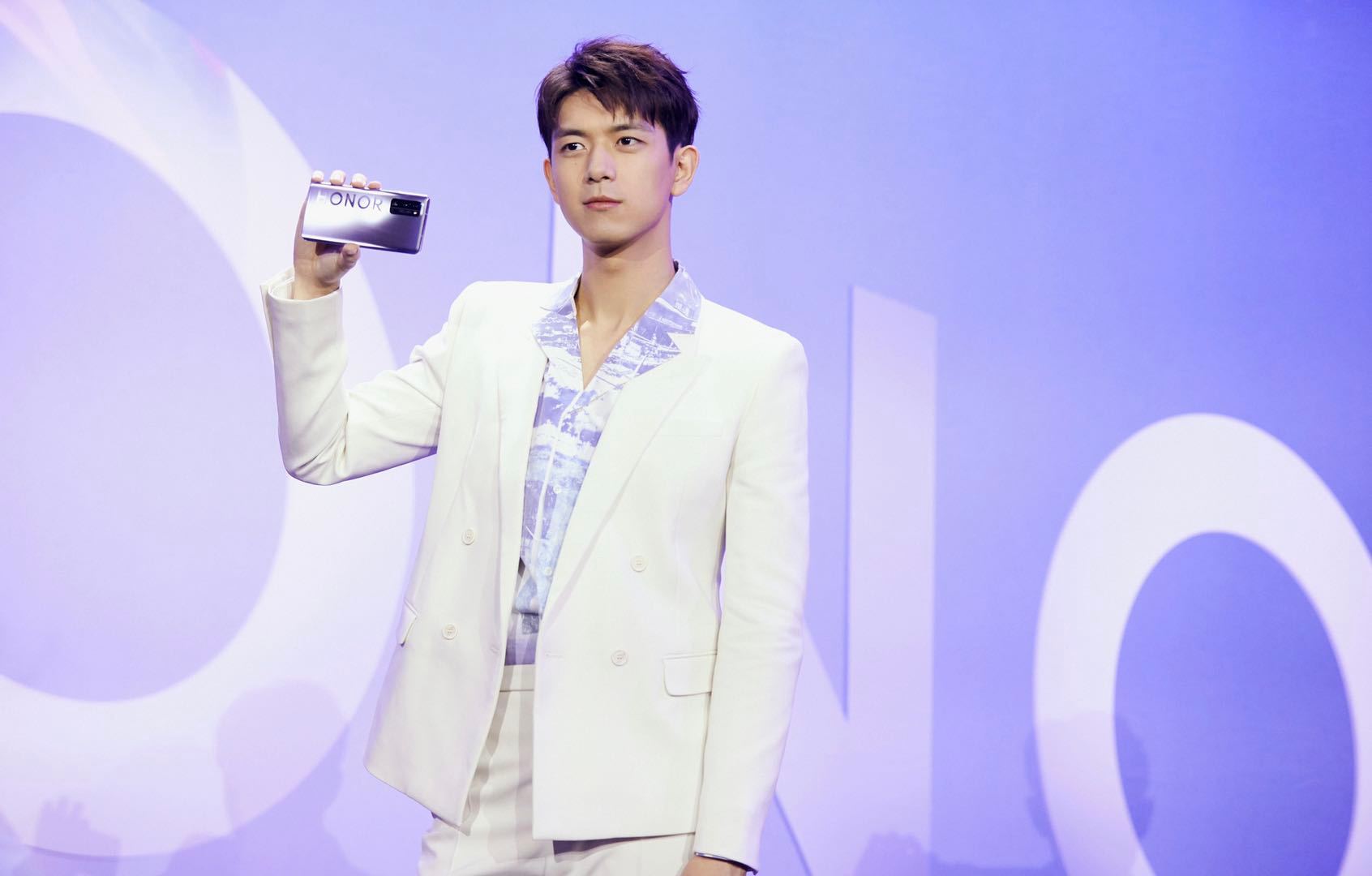 李现在荣耀30手机发布现场超清无水印原图,壁纸走一波!