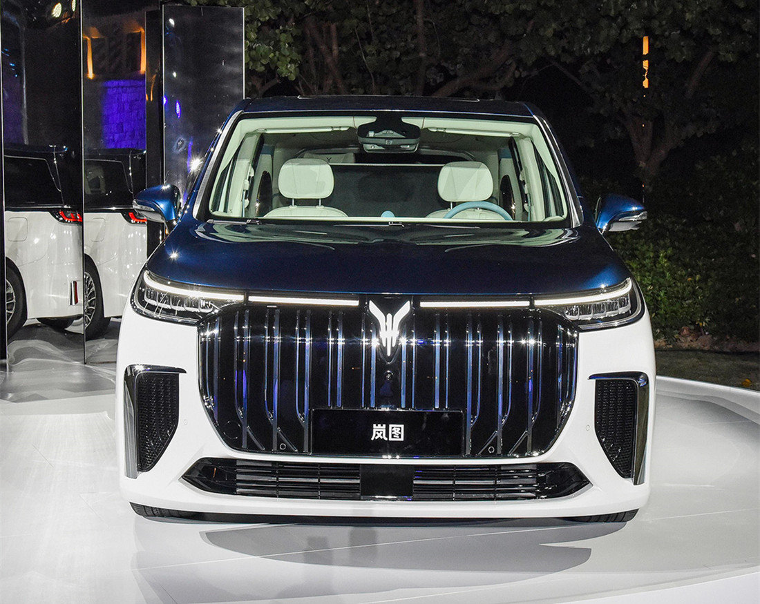 东风岚图全新mpv曝光,定名梦想家,4座布局,搭载增程式混动系统
