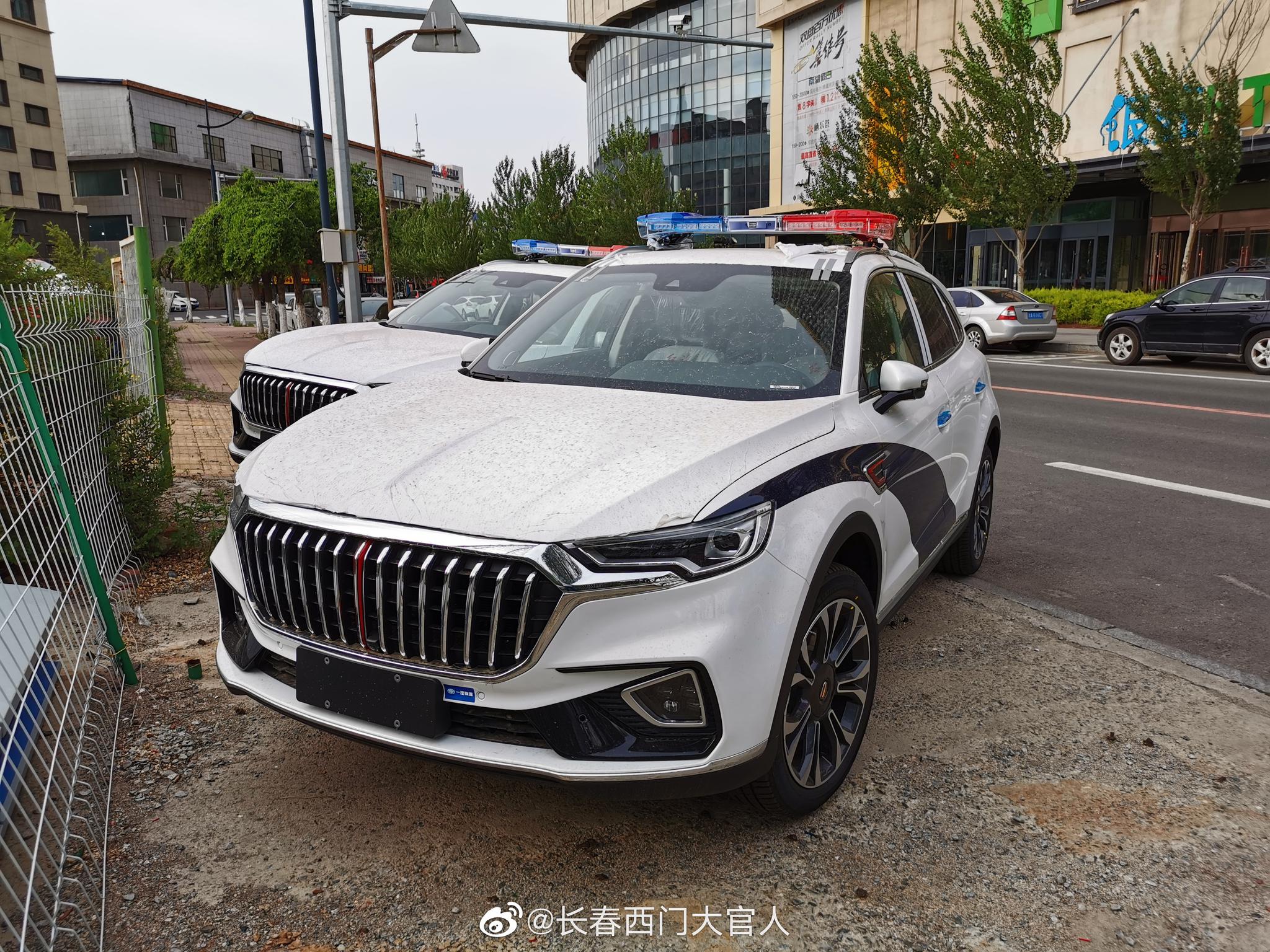 一批红旗hs5即将装备警用车