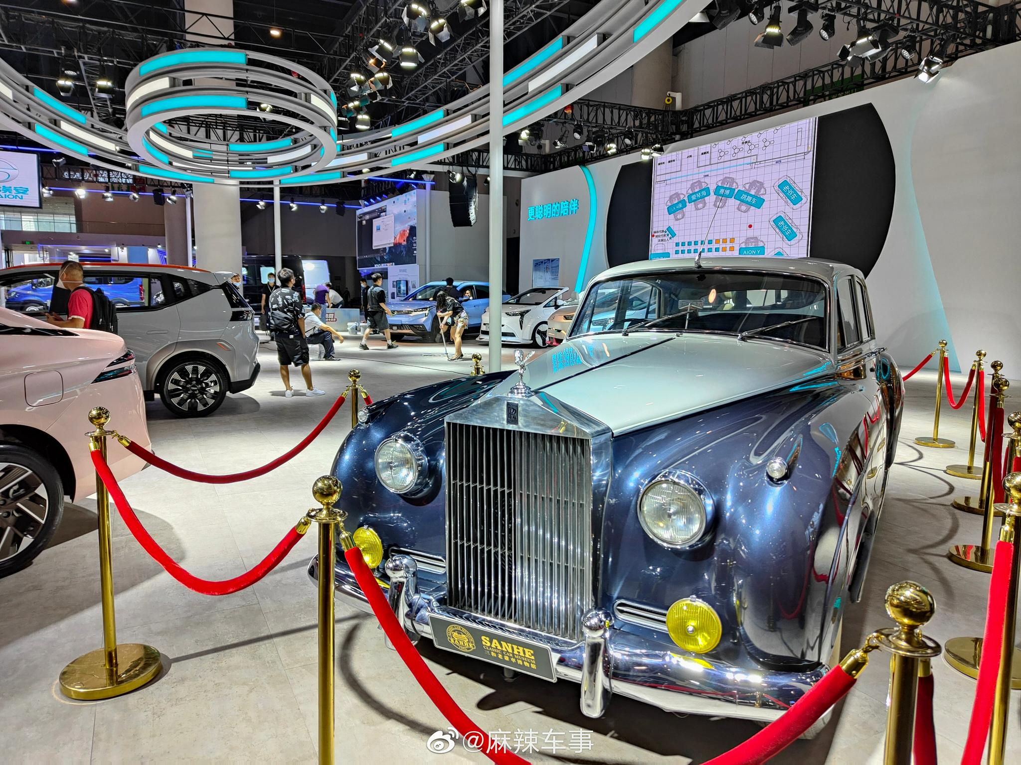 老爷车乱入广汽埃安展台 从最简单的 三轮车 开始