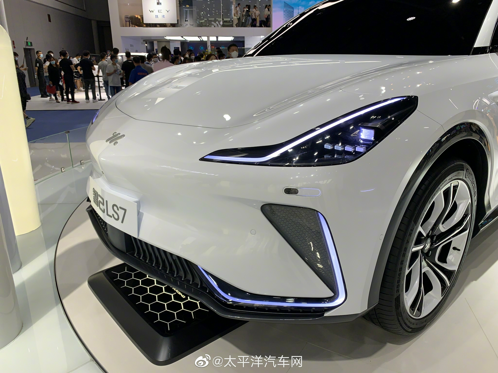 拍到这台智己ls7!-新浪汽车