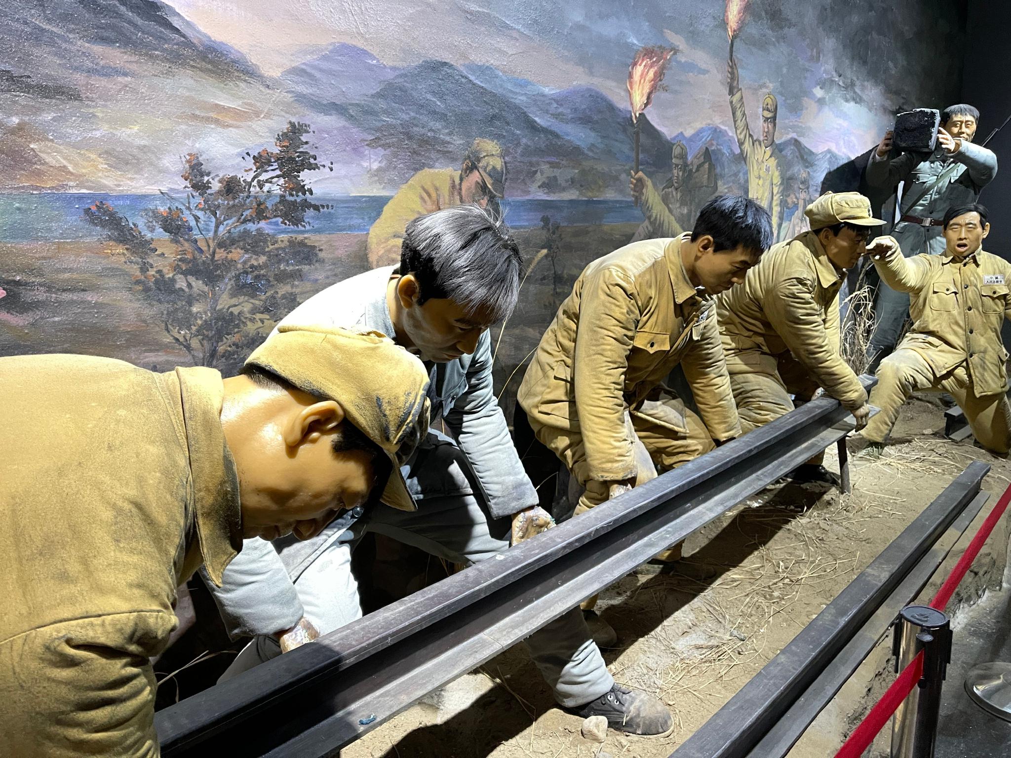 参观 铁路抗美援朝博物馆 位于丹东宽甸县长甸镇上河口