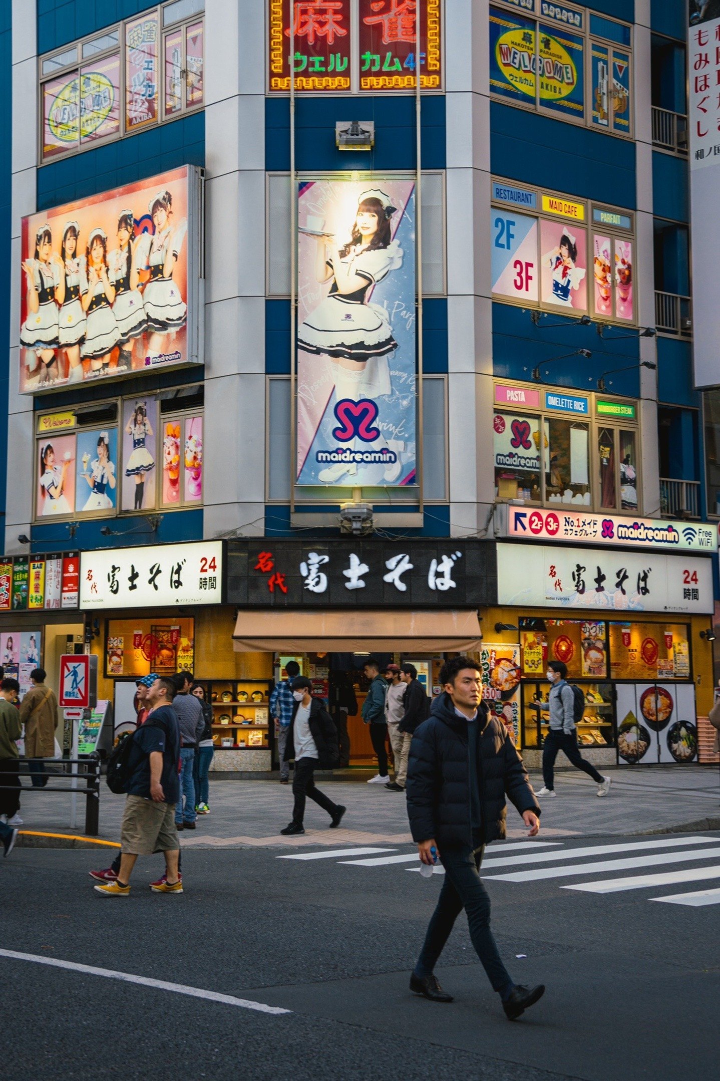 日本秋叶原电子的世界宅男的天堂