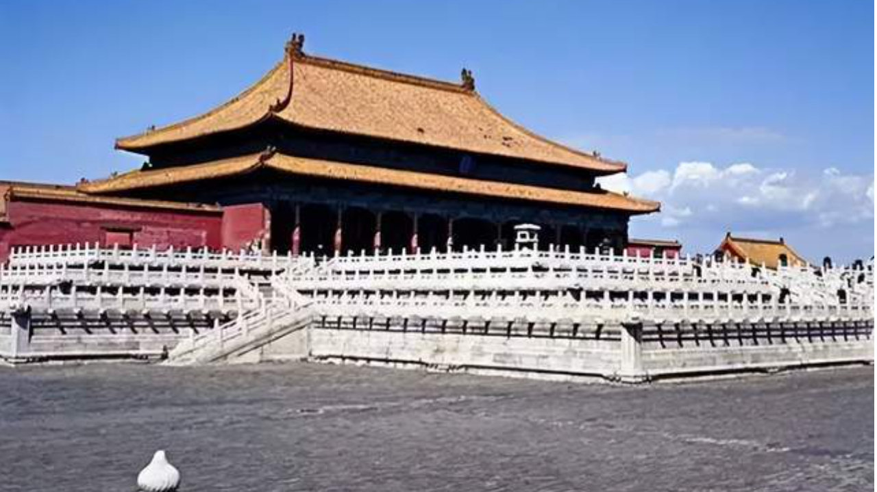 一眼辨尊卑：如何分辨中国古建筑的等级？|开间|重檐|彩画|太和殿|山顶_新浪新闻