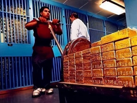 患难见情谊，普京被逼卖黄金？中方发话：俄卖多少，中方就收多少