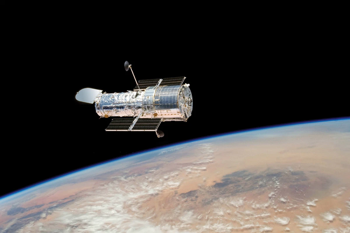 在第235届美国天文学会上,负责哈勃空间望远镜相关问题的一队科学家向