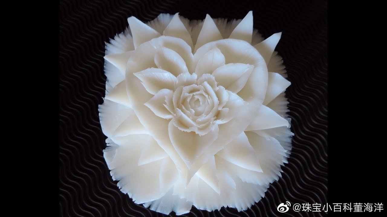 泰国的传统工艺"香皂雕花",源自泰国宫廷料理中的水果雕刻