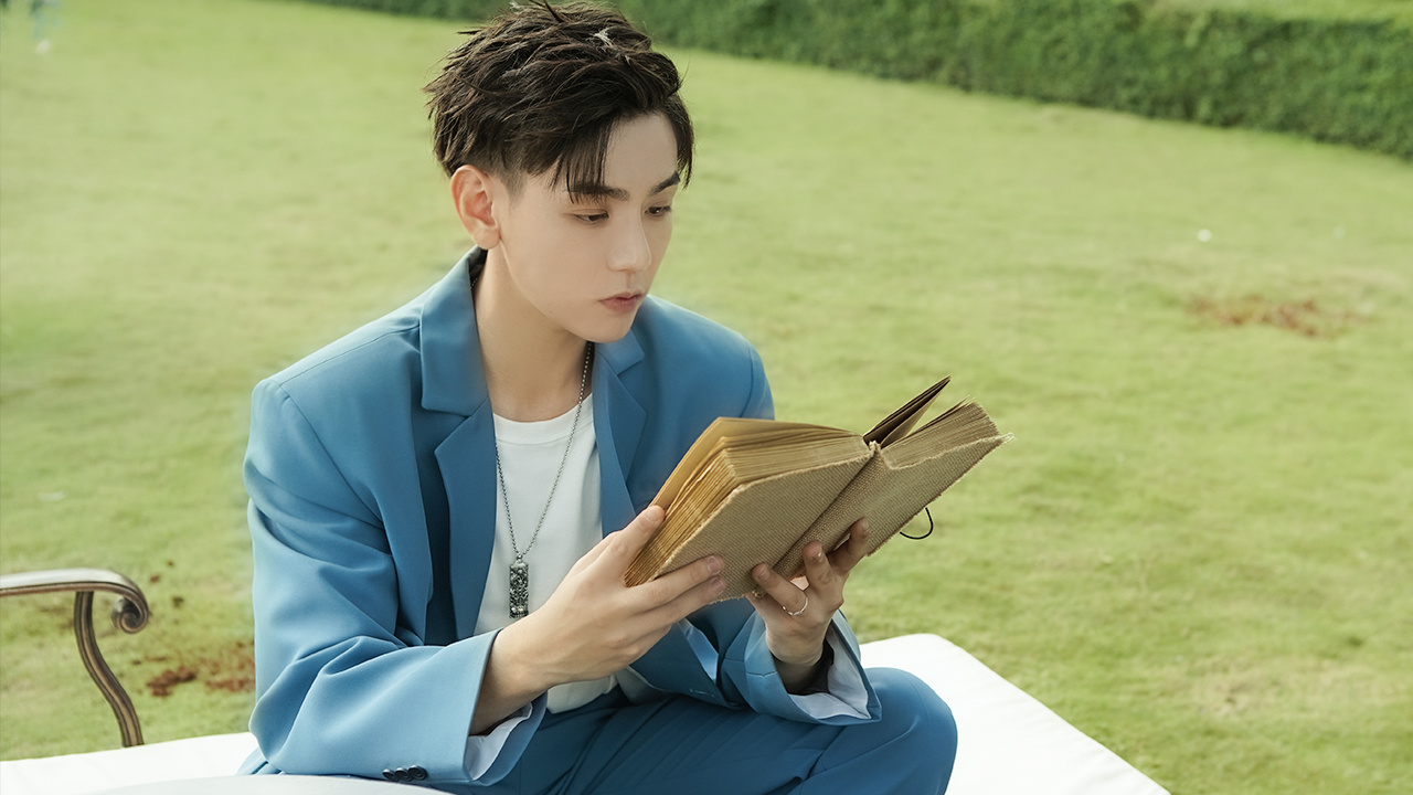 我看到了邱赫南的这个古装造型算是把我给惊艳到了